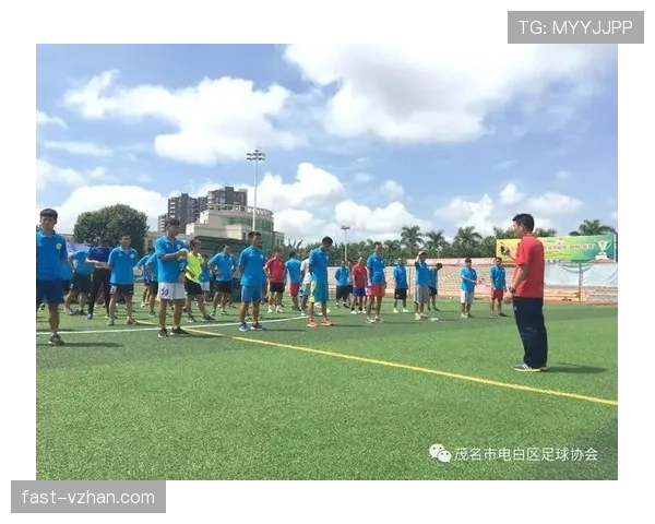 足球规则中合法冲撞的判罚标准与裁判执行细节解析